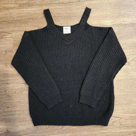 Vero Moda Black Cold Shoulder Knit Sweater - Picture 5 of 7